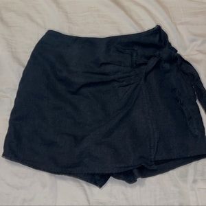 Abercrombie & Fitch black wrap bow skort